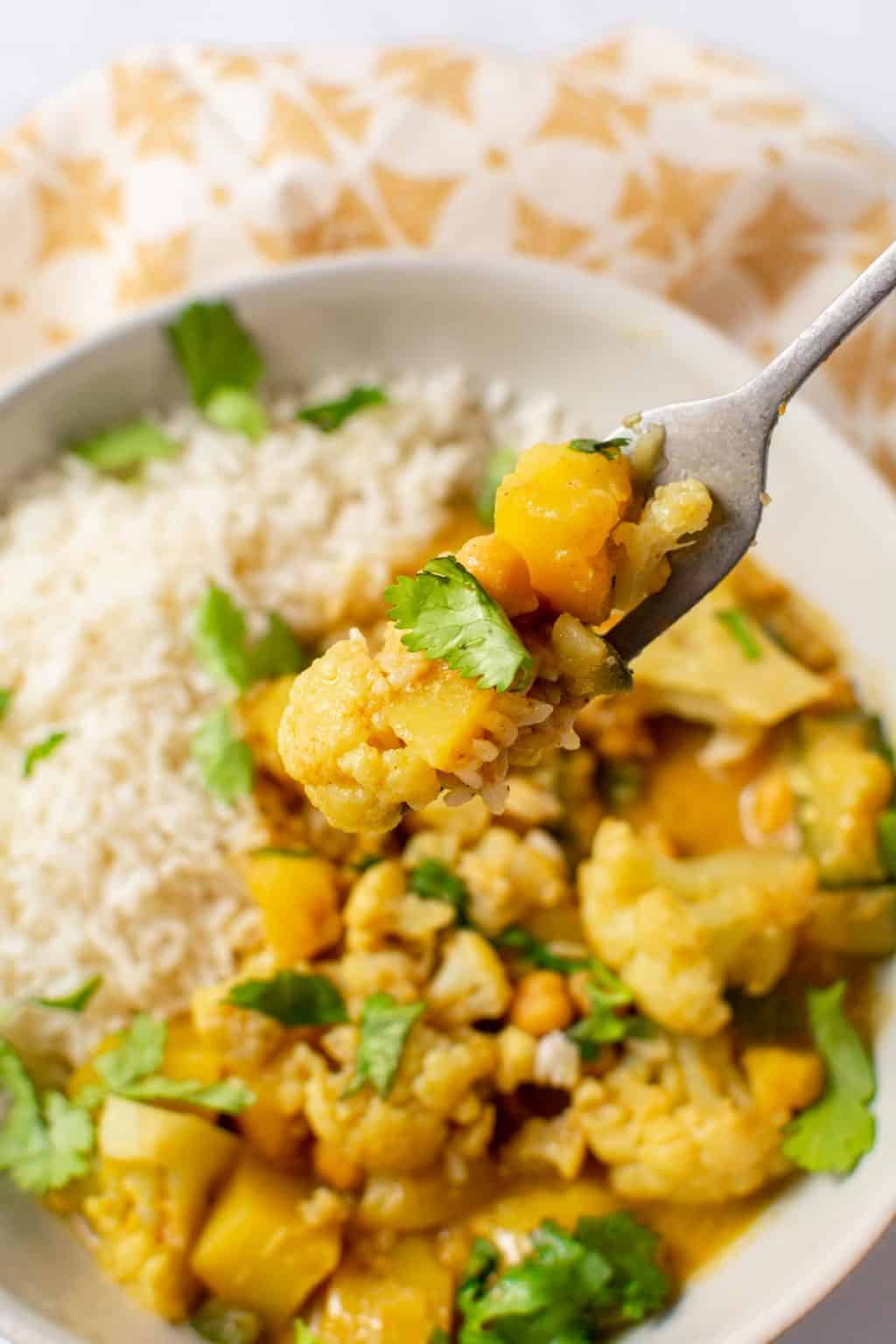 Easy Vegan Cauliflower Curry (without onion and garlic) - Chantry's Pantry